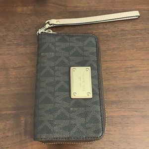 Michael Kors wristlet wallet